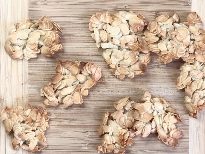 Sablés de Noël healthy aux noisettes et chocolat noir